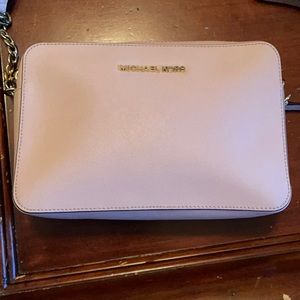 Michael Kors crossbody. Gently used. VNDS